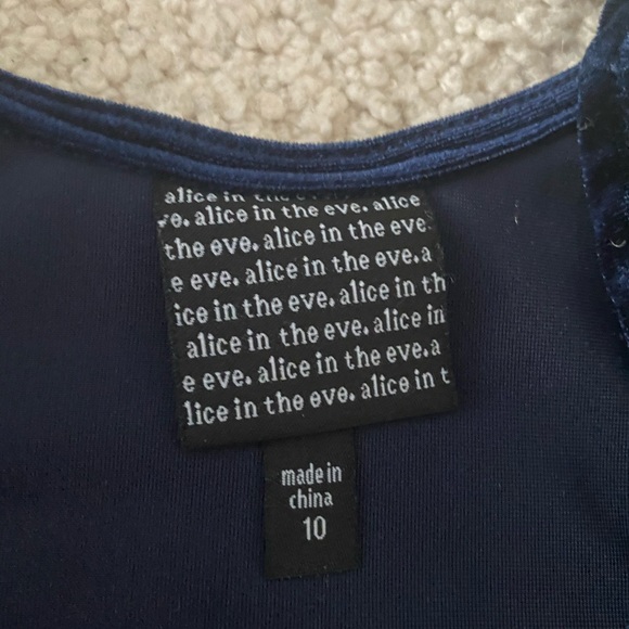 Dark blue velvet dress Alice in the Eve - Picture 2 of 3